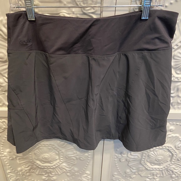 Bole tennis skirt- size large - Picture 4 of 5